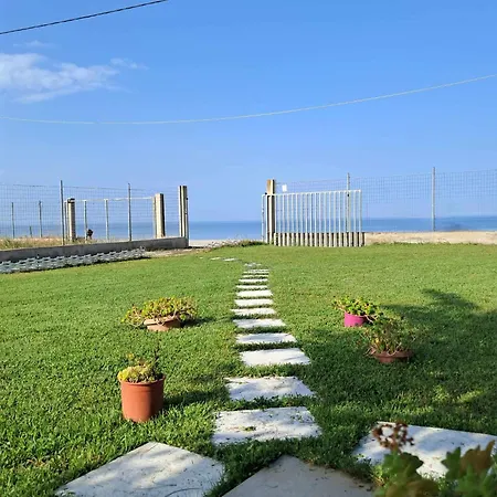 Feriehus Beachfront Stories